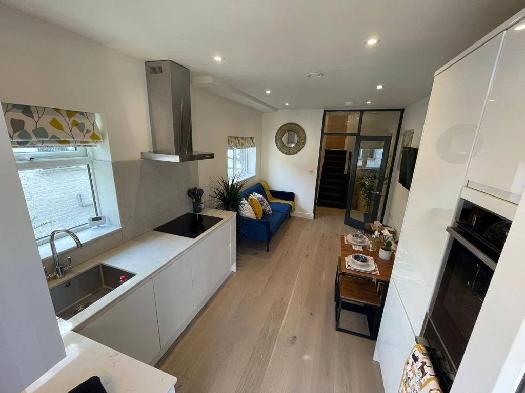 Two Bedroom Apartment - London Exterior foto