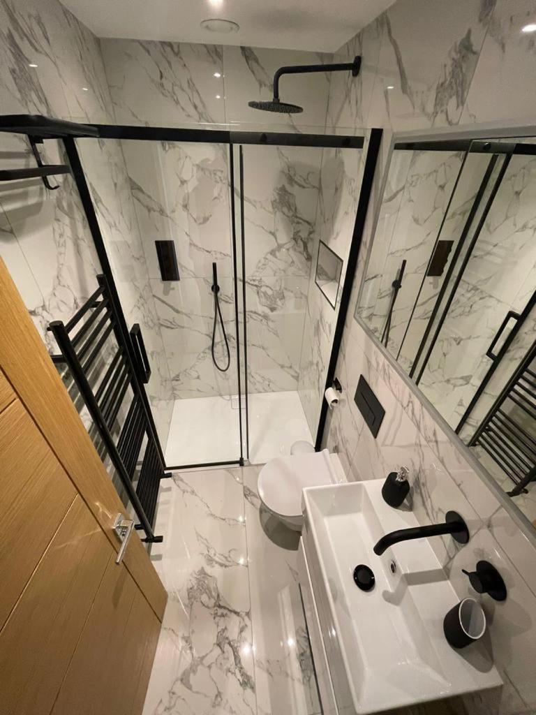 Two Bedroom Apartment - London Exterior foto